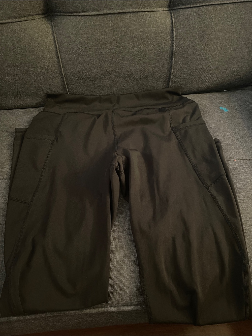 Black Athletic Leggings with Side Pockets